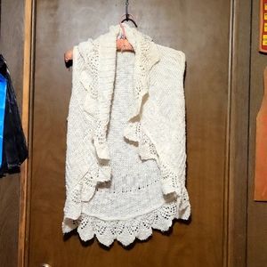 Circular Sweater vest